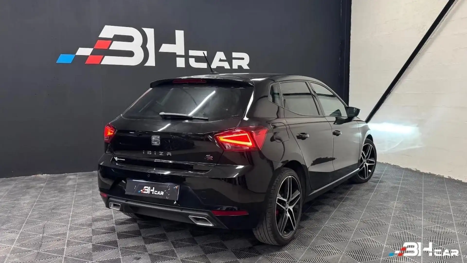 SEAT Ibiza 1.0 ECOTSI 115 FR START-STOP / Entretien complet Noir - 2