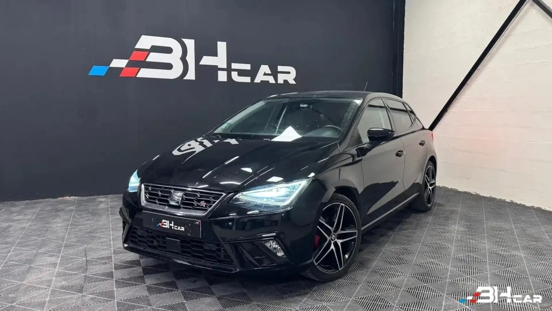 SEAT Ibiza 1.0 ECOTSI 115 FR START-STOP / Entretien complet Noir - 1