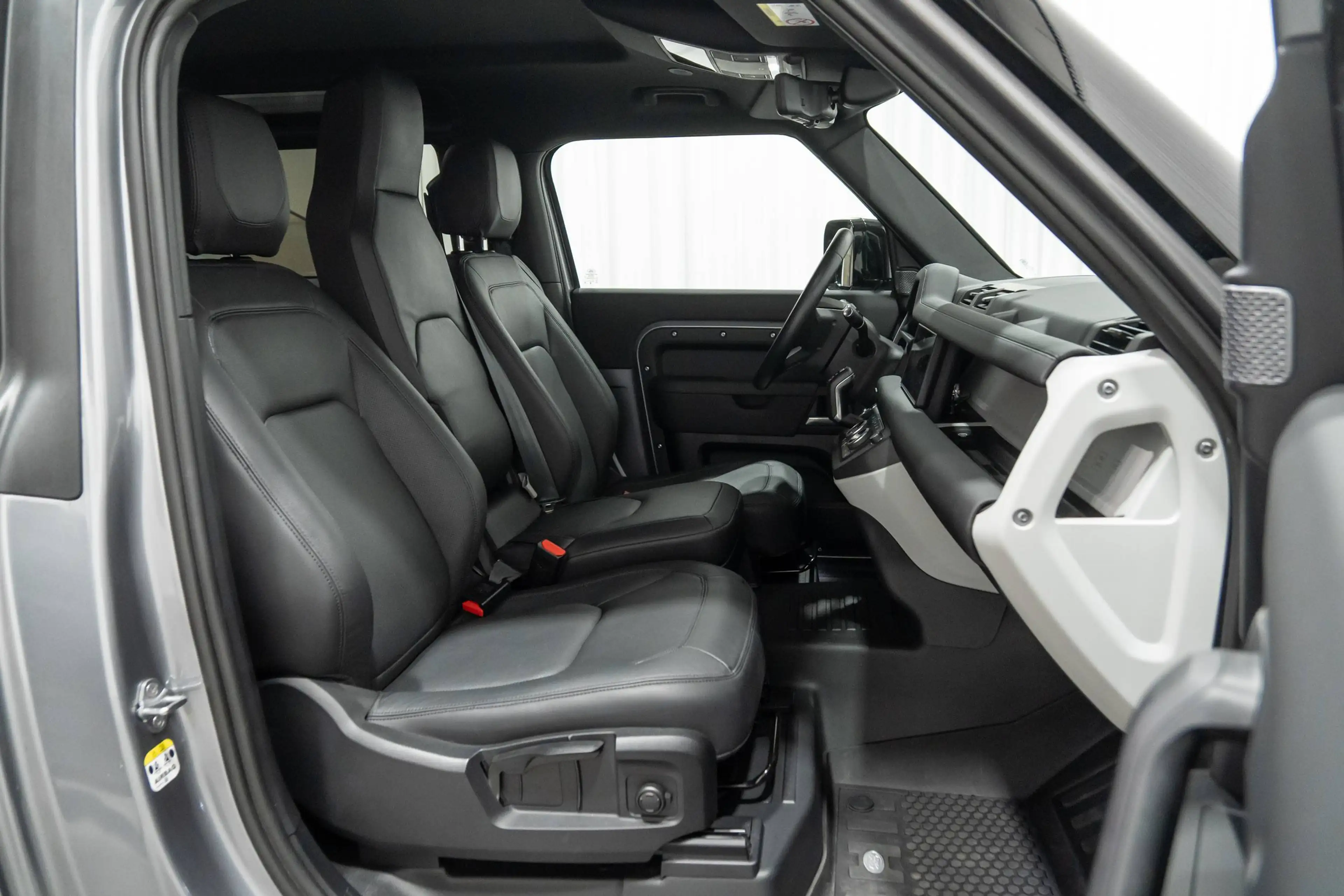 Land Rover Defender 90 D200 S Lichte Vracht Jumpseat 3-Zit Trekhaak BlackPack — photo 4