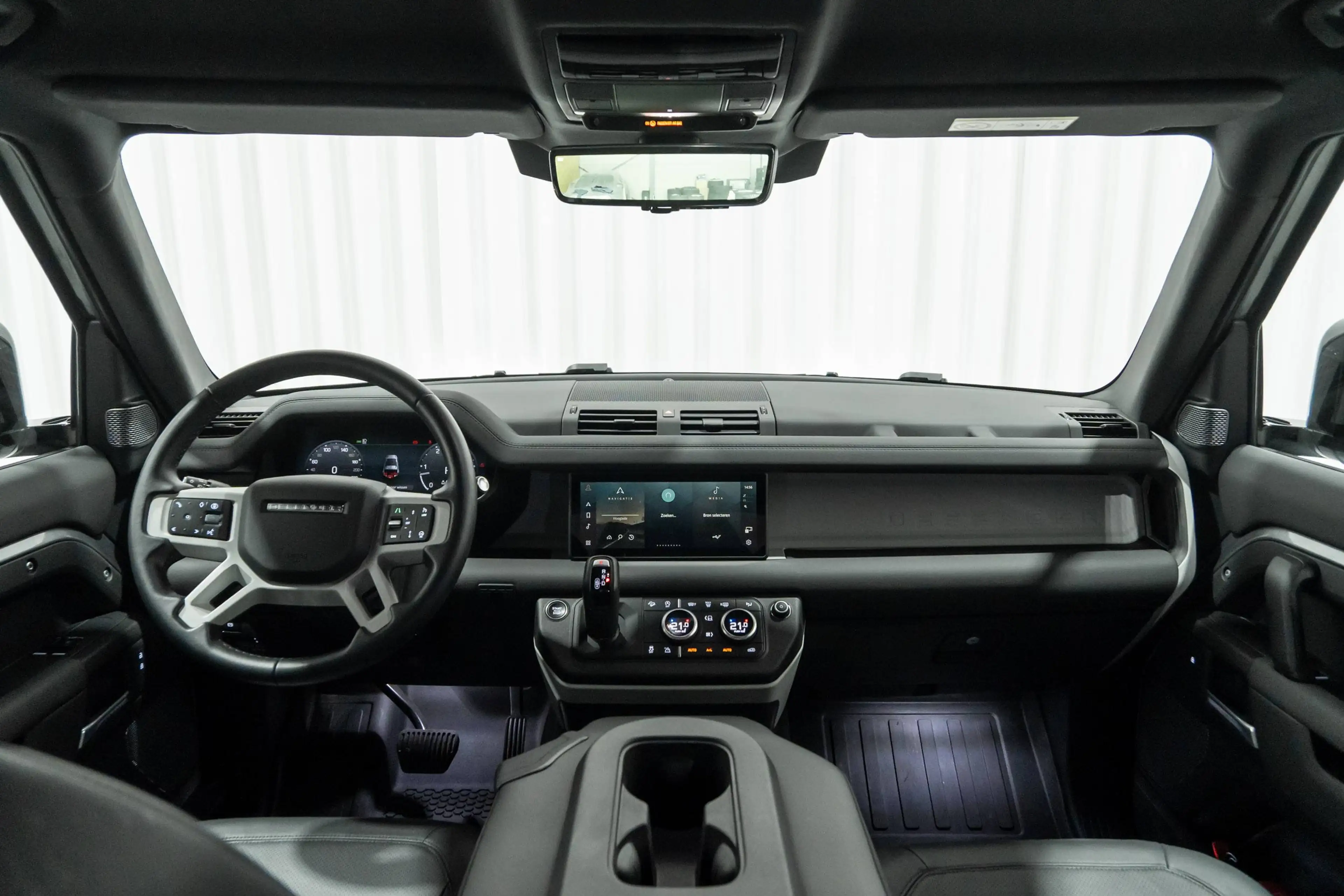 Land Rover Defender 90 D200 S Lichte Vracht Jumpseat 3-Zit Trekhaak BlackPack — photo 3