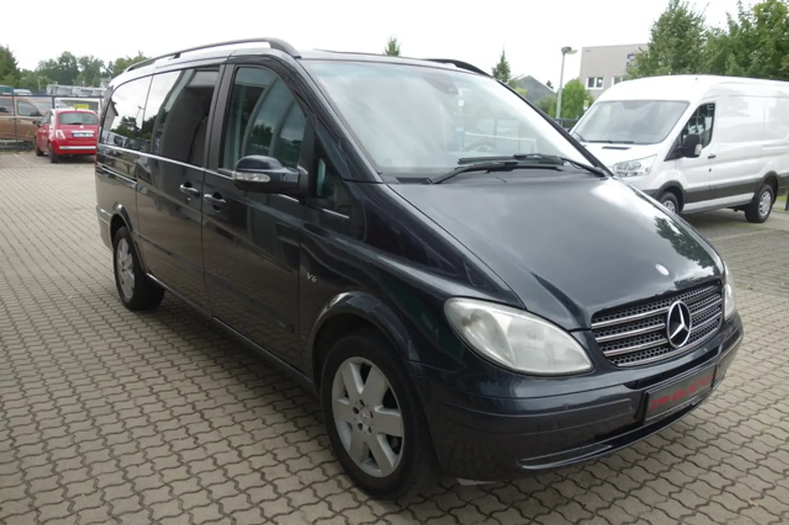 Mercedes-Benz Viano 3.0 CDI Activity lang REARDVD/3SD/AHK/TEMP Negro - 2
