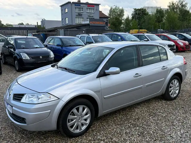 Renault Megane 1.6 Klimaaut/keyless/PDC/72 TKM/TÜV neu!