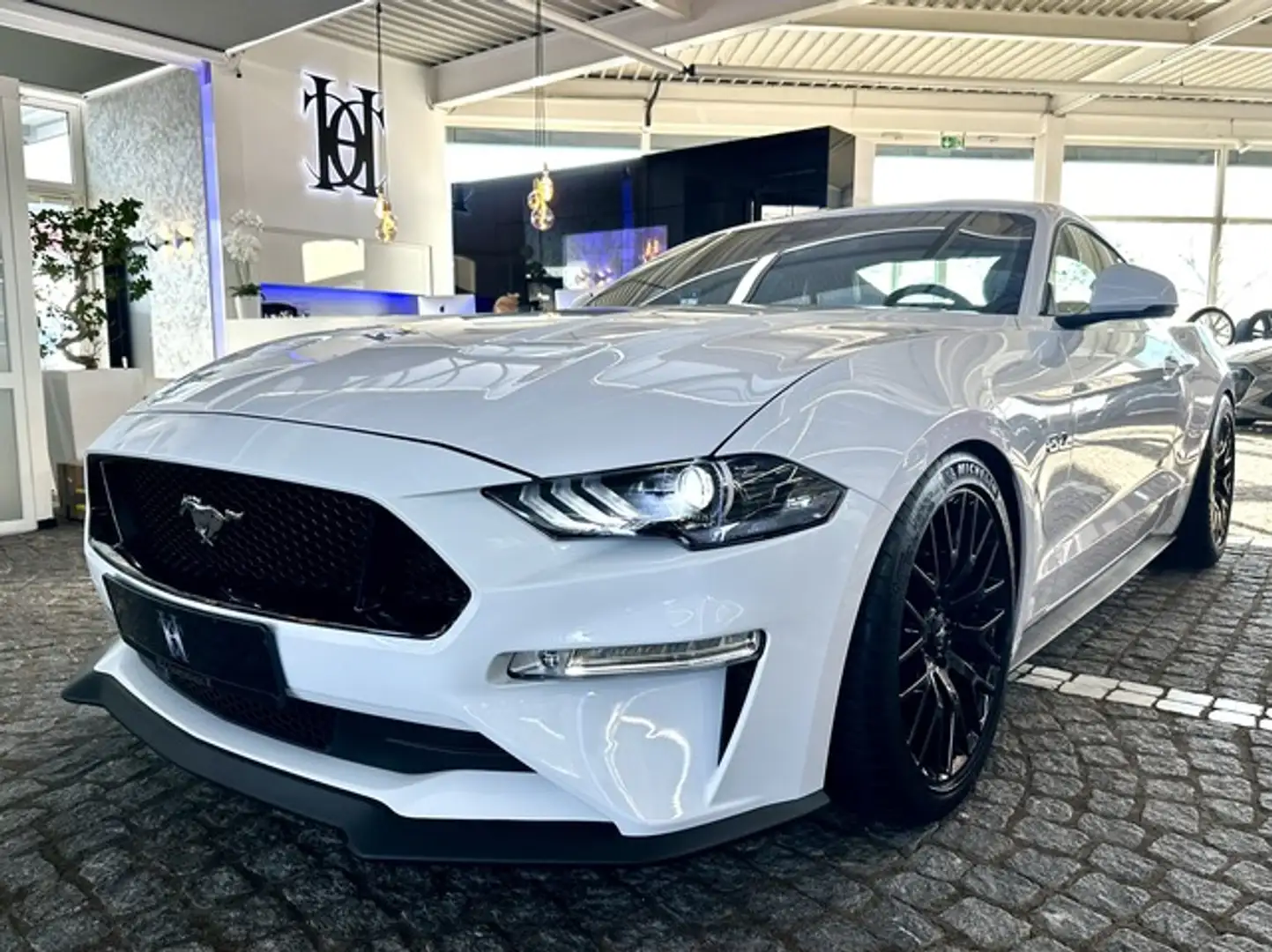 Ford Mustang GT V8 5.0 Kompressor 680 PS | 6-Gang Wit - 2