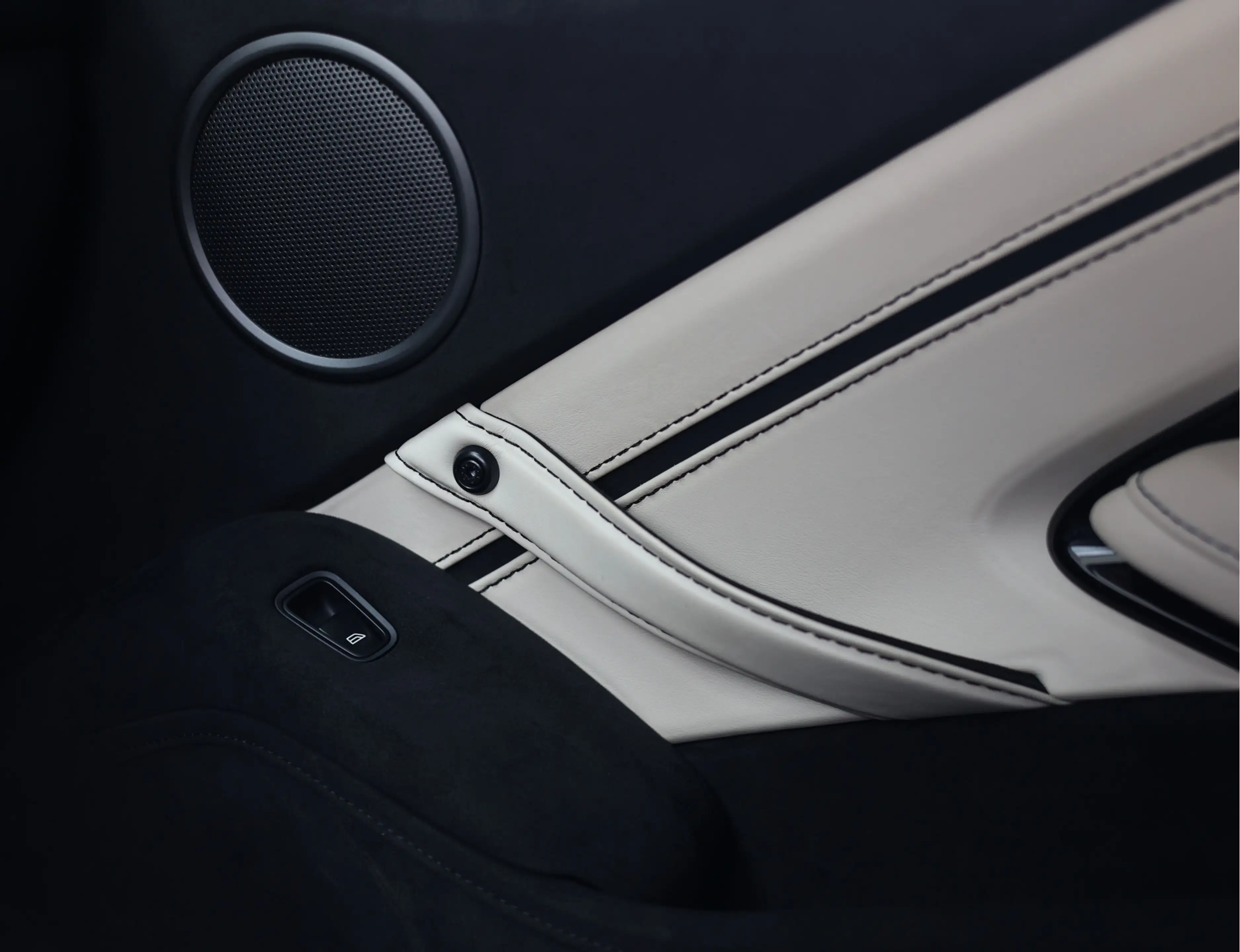 Aston Martin Vantage 4.0 V8 | Q Special - 360camera — photo 5