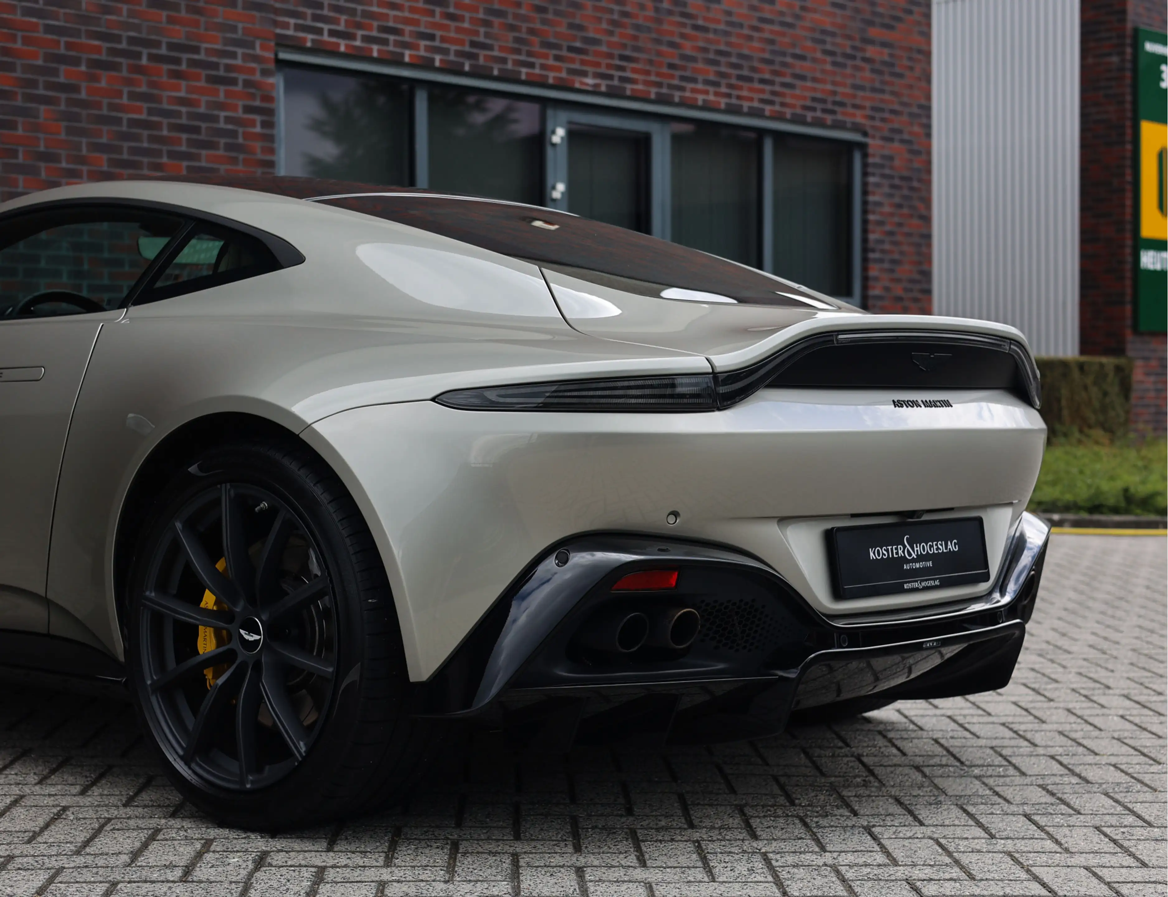 Aston Martin Vantage 4.0 V8 | Q Special - 360camera — photo 10