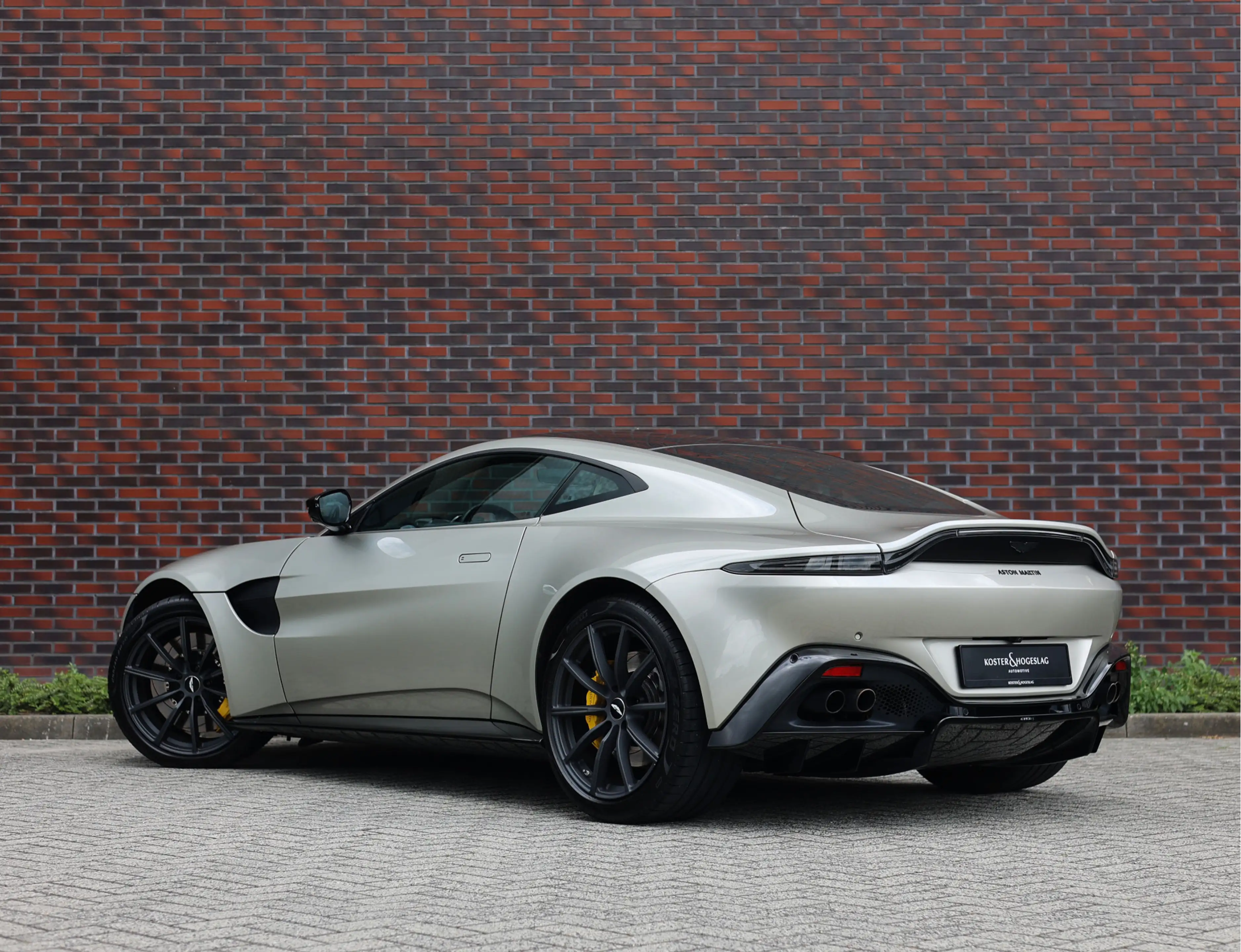 Aston Martin Vantage 4.0 V8 | Q Special - 360camera — photo 2