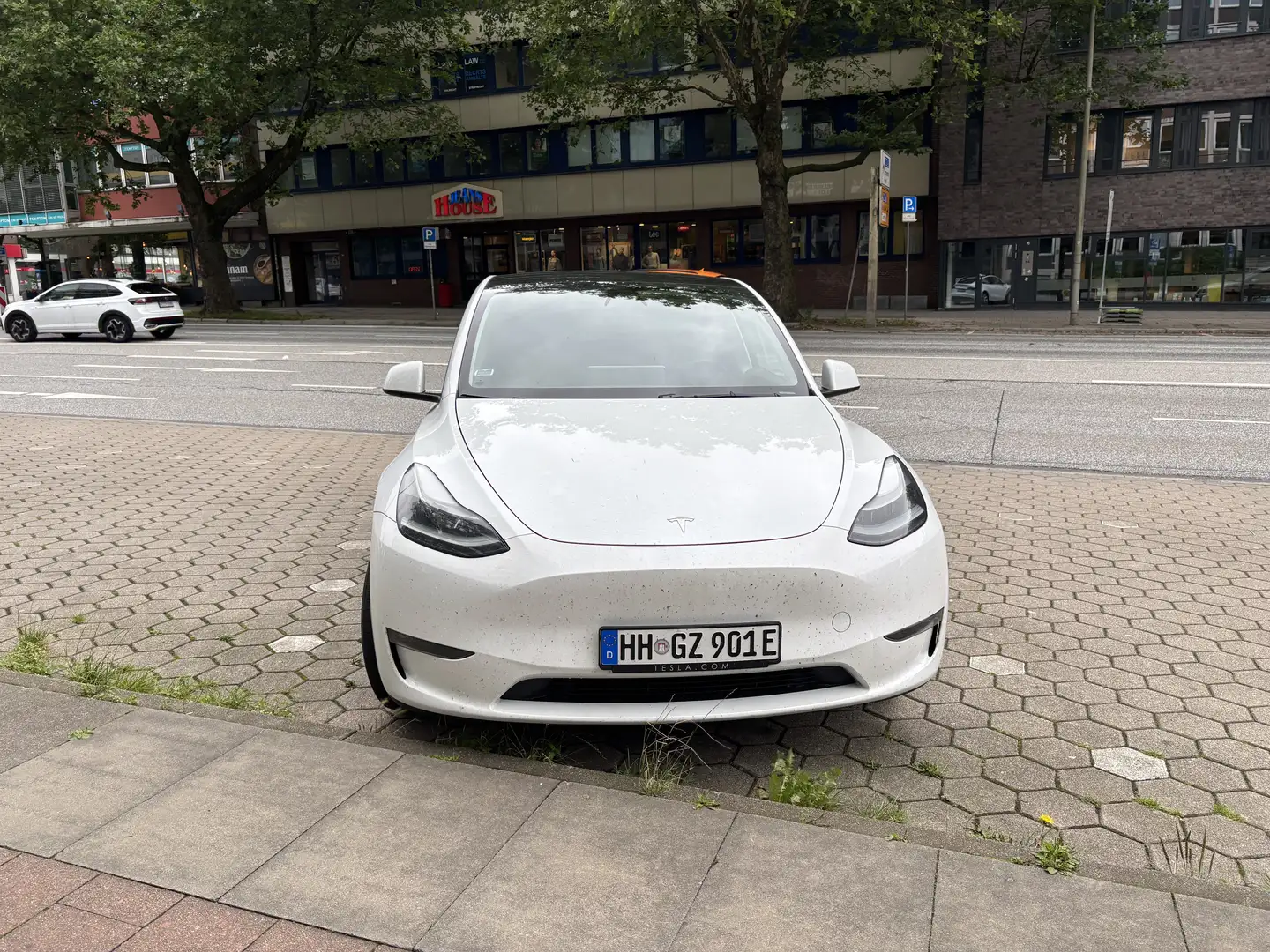 Tesla Model Y RWD - 2