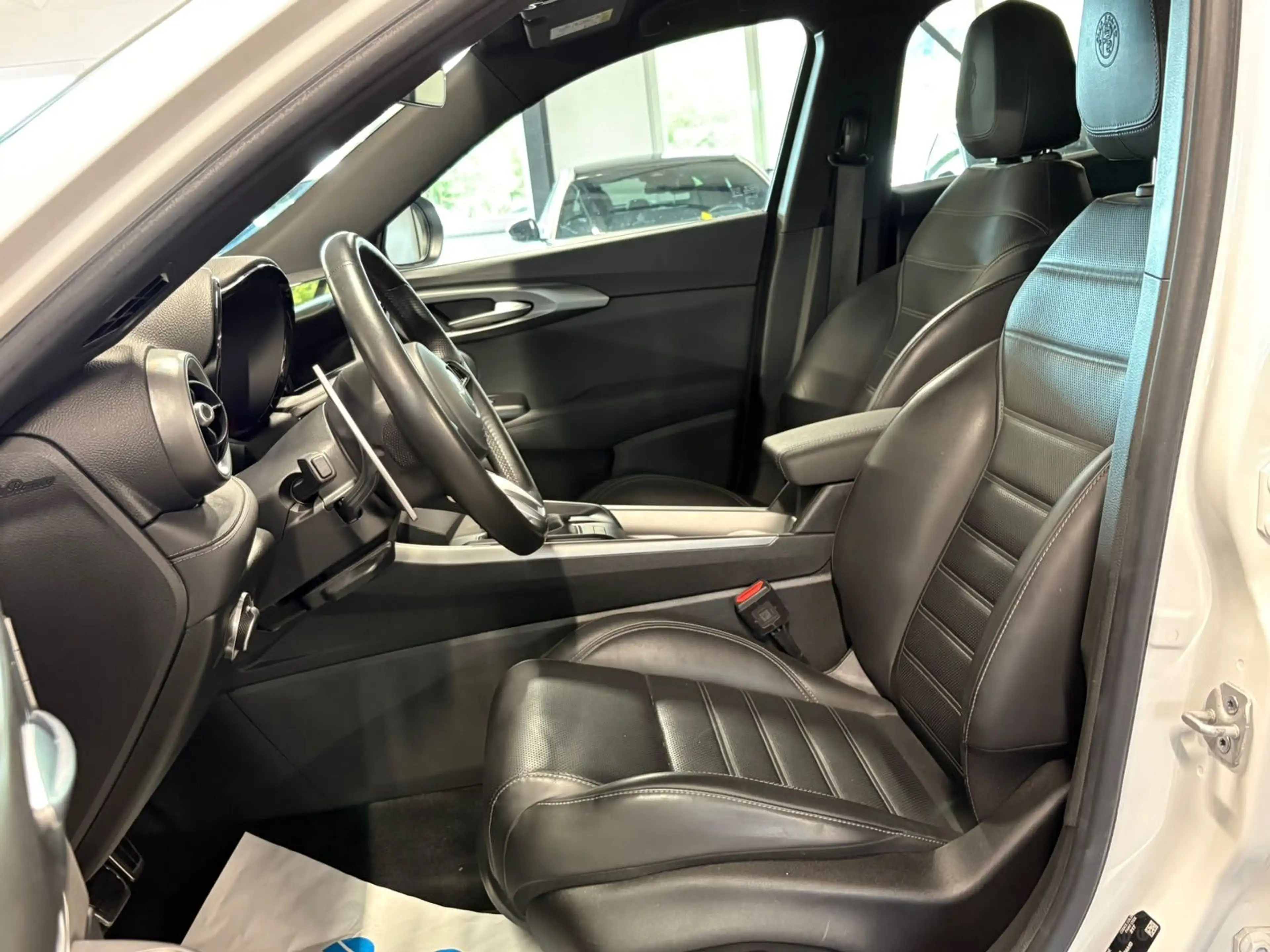 Alfa Romeo Tonale Ti MATRIX+H&K+ACC+AHK+MEMO+E.HECK+360°+ — photo 8