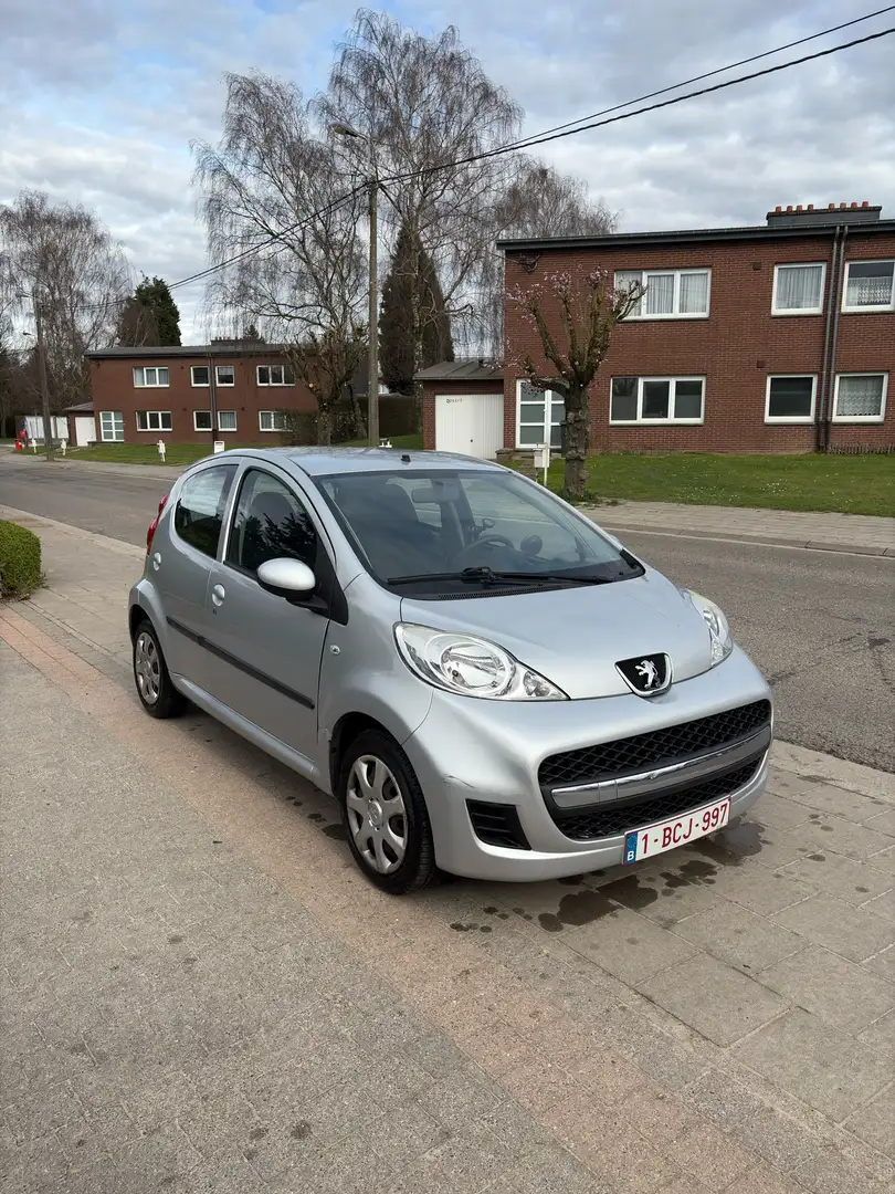 Peugeot 107 1.0i Urban Move - 1