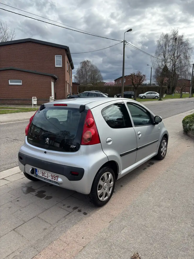 Peugeot 107 1.0i Urban Move - 2