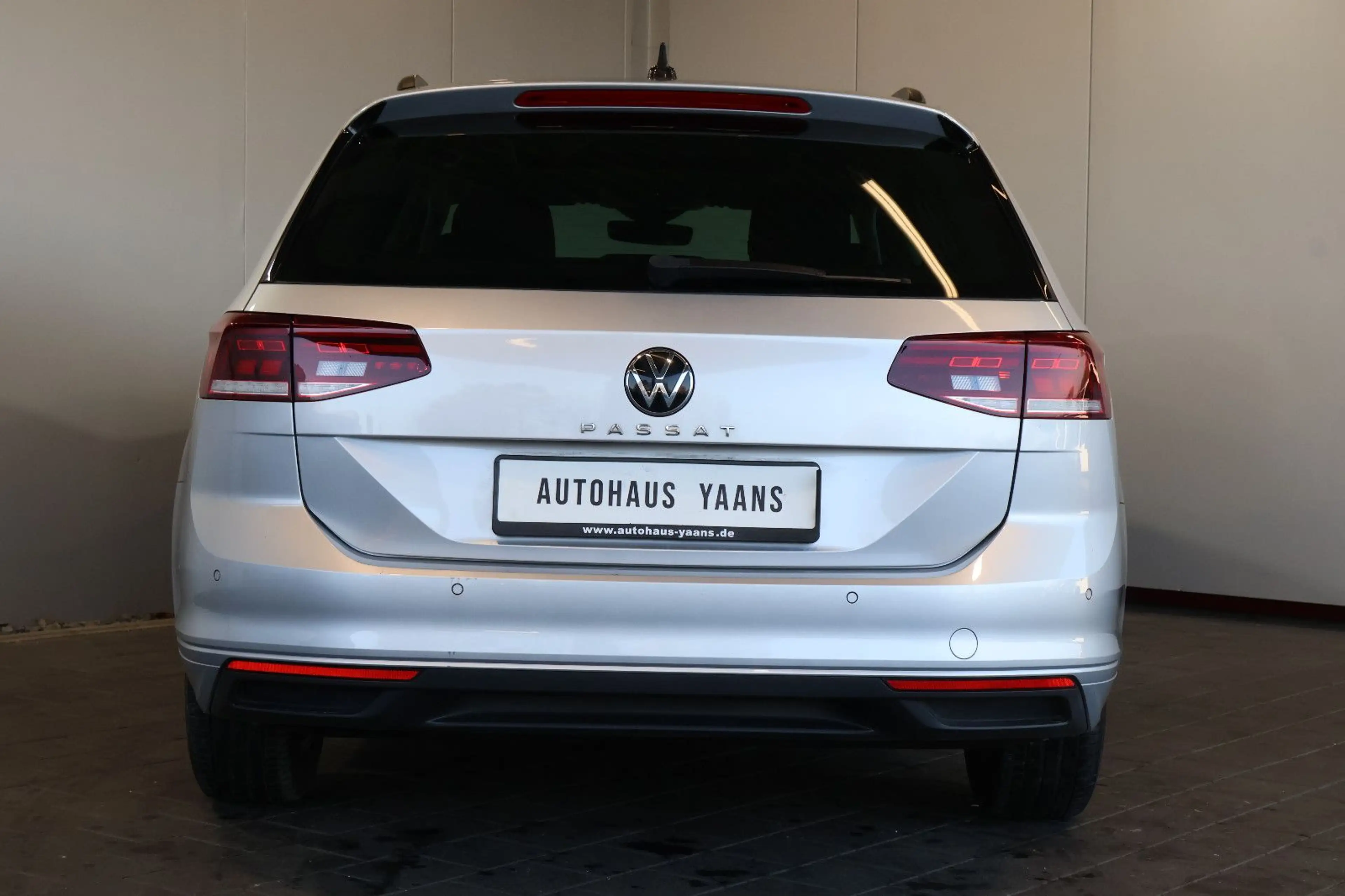 Volkswagen Passat Variant Passat 2.0 TDI Business AID+ACC+KAM+LED+PANO — photo 5
