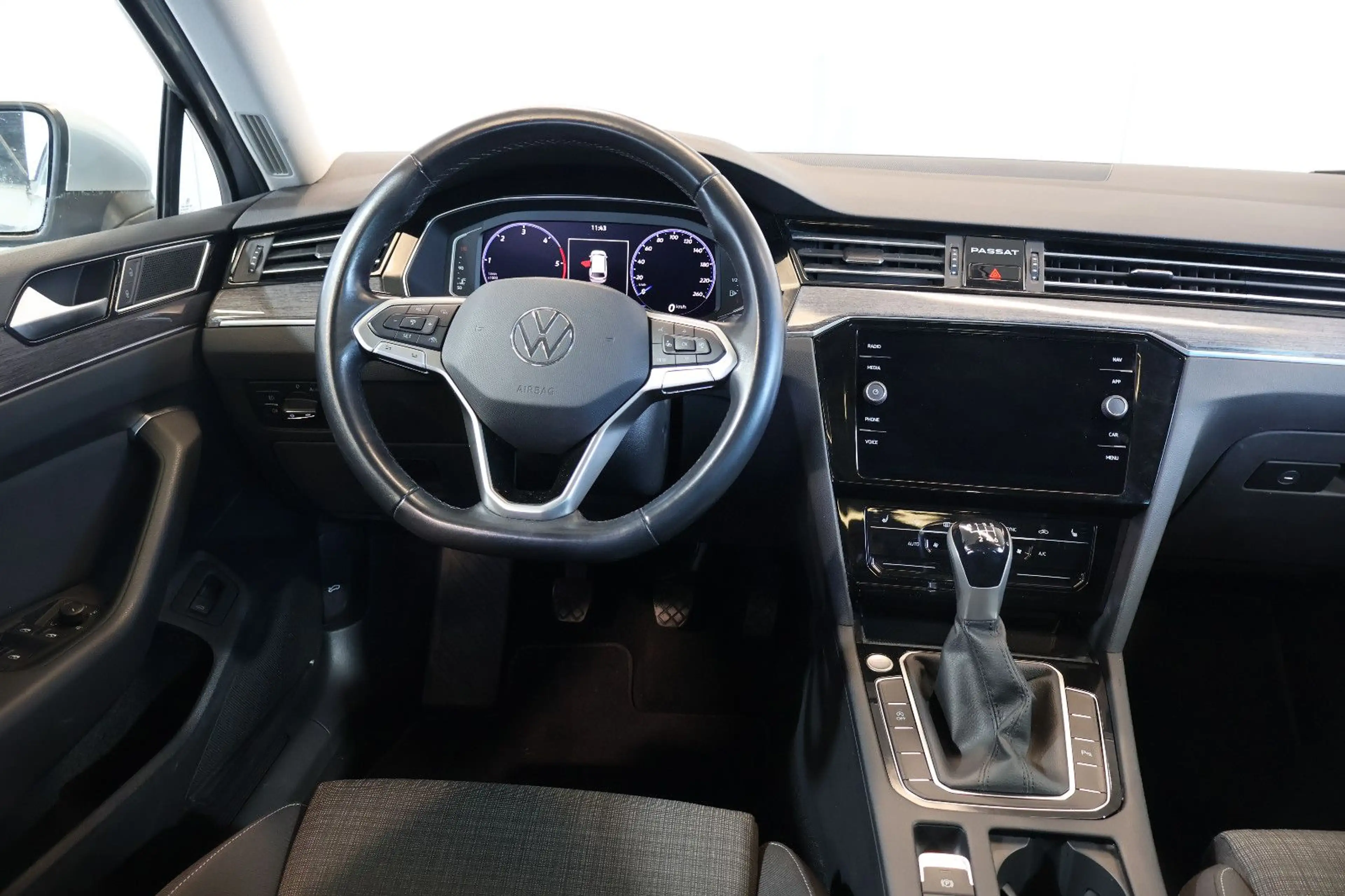 Volkswagen Passat Variant Passat 2.0 TDI Business AID+ACC+KAM+LED+PANO — photo 8
