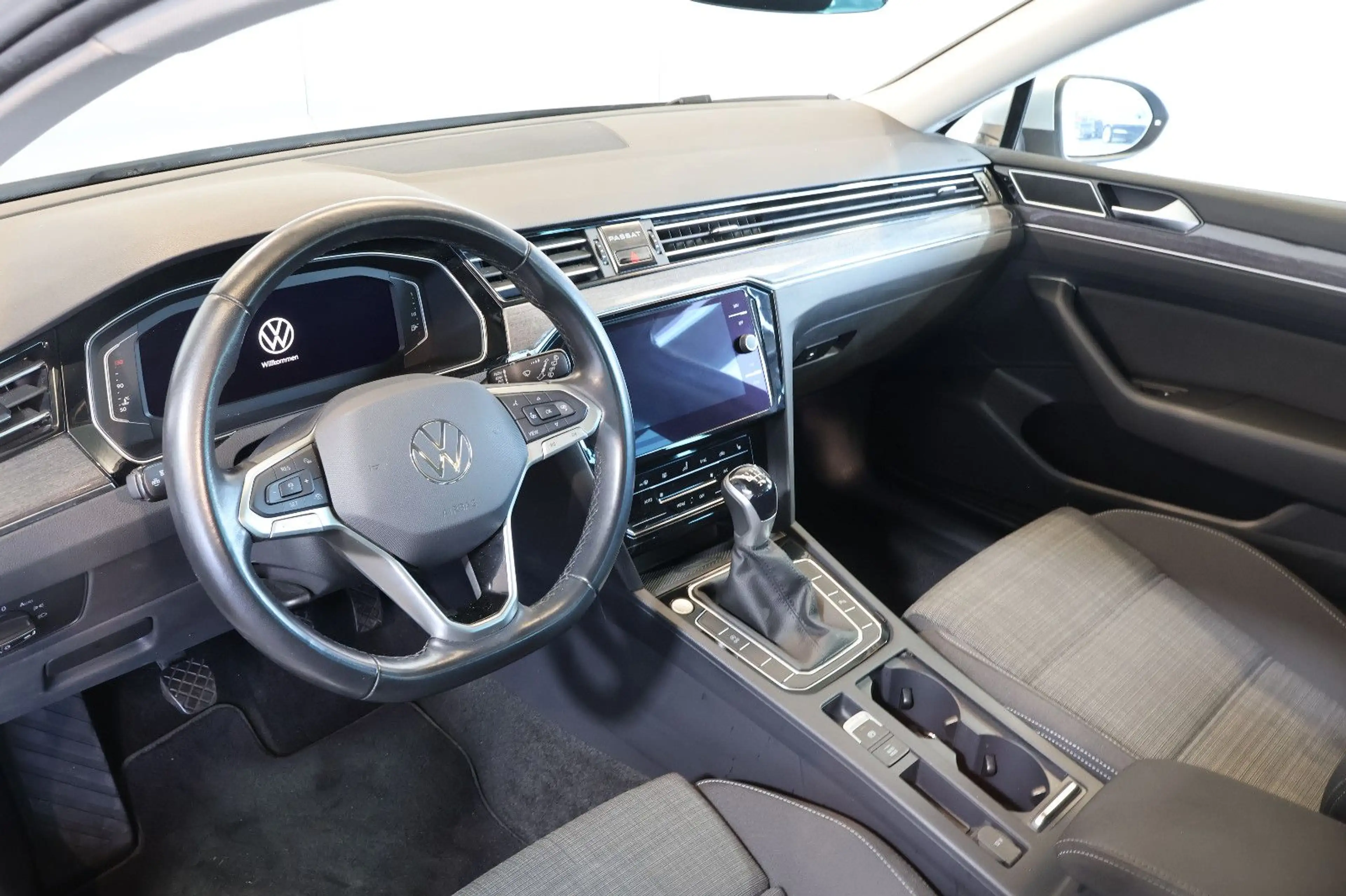 Volkswagen Passat Variant Passat 2.0 TDI Business AID+ACC+KAM+LED+PANO — photo 10