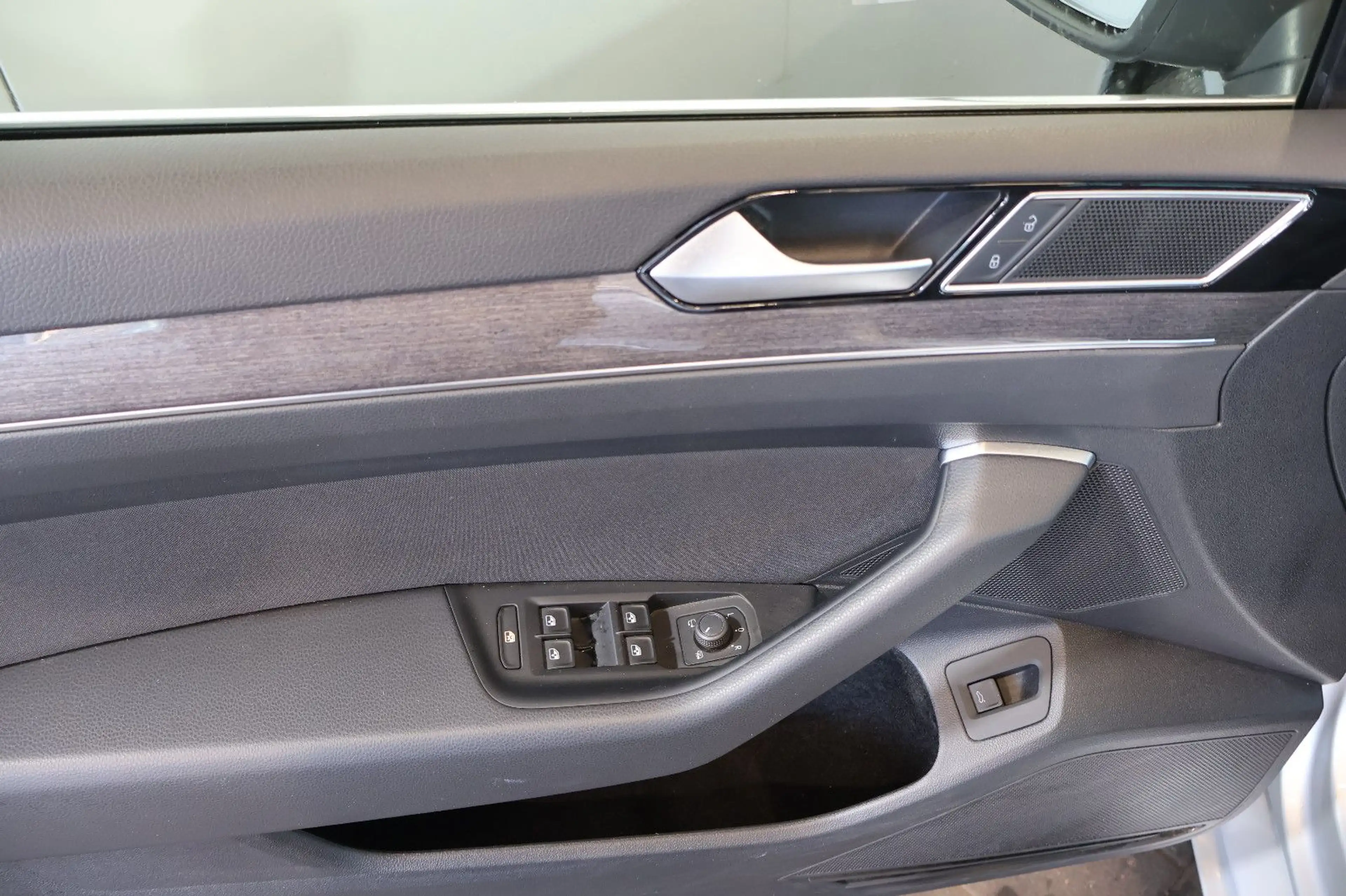 Volkswagen Passat Variant Passat 2.0 TDI Business AID+ACC+KAM+LED+PANO — photo 12
