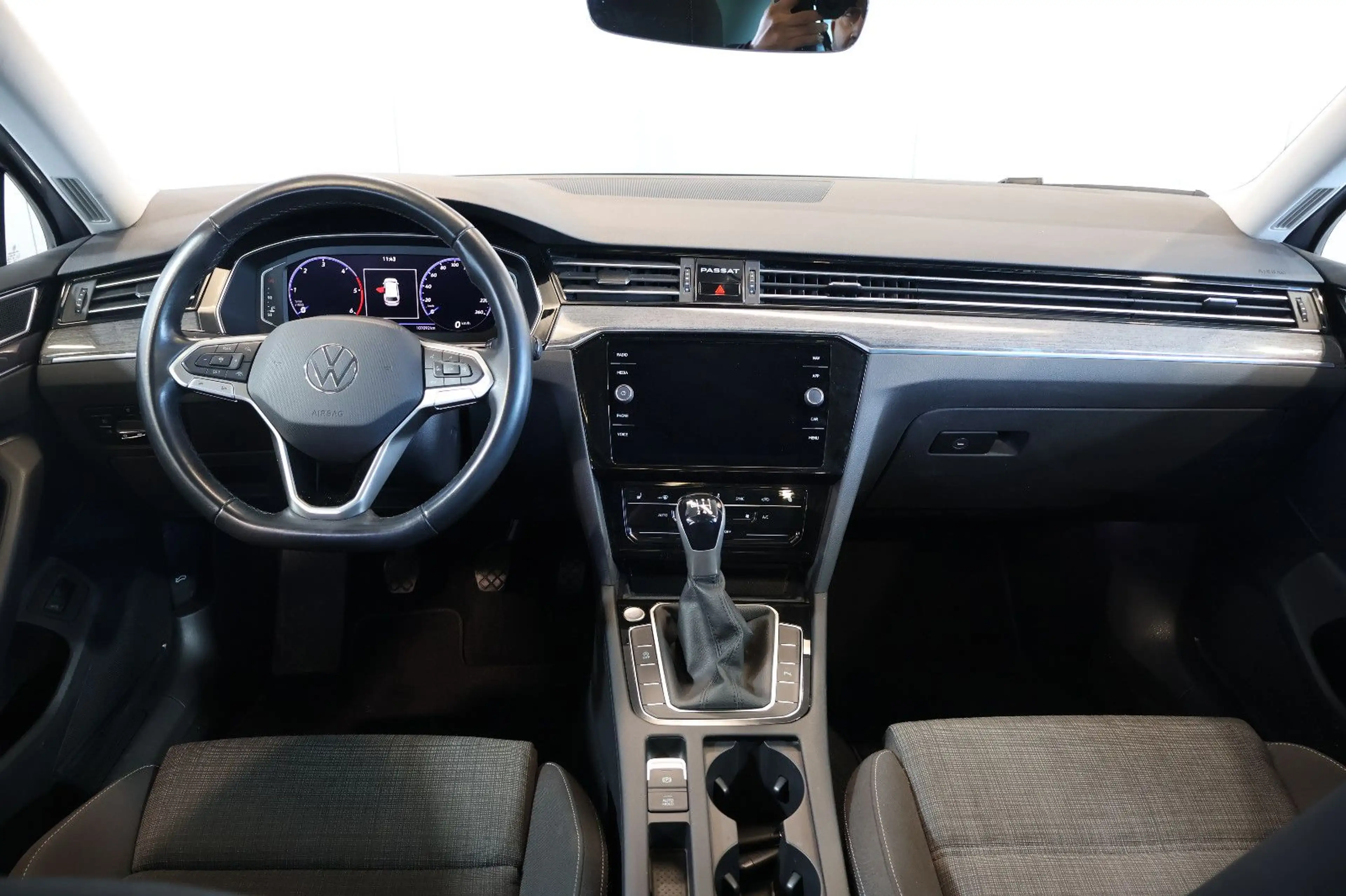 Volkswagen Passat Variant Passat 2.0 TDI Business AID+ACC+KAM+LED+PANO — photo 7