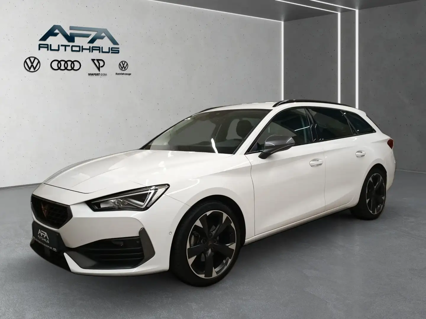 CUPRA Leon ST 1.5 eTSI DSG Navi*LED*RFK*ACC*18Zoll Weiß - 2