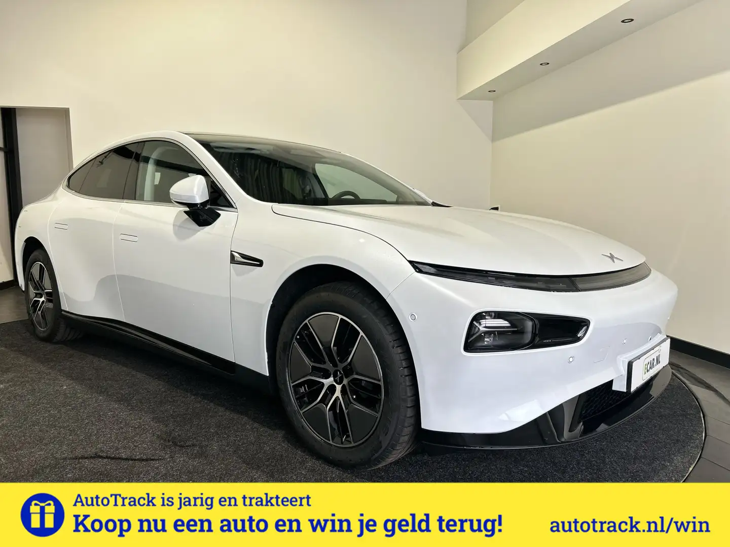 Xpeng P7 RWD Long Range 86 kWh | Nieuwprijs € 51.990,-  | U Blanc - 1