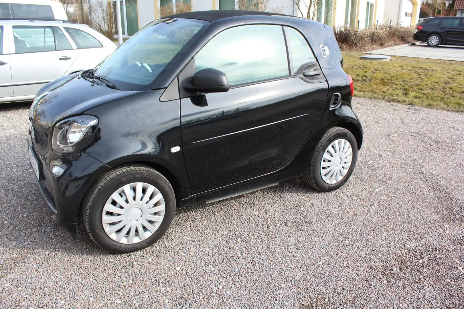 smart forTwo fortwo coupe electric drive / EQ Schwarz - 2