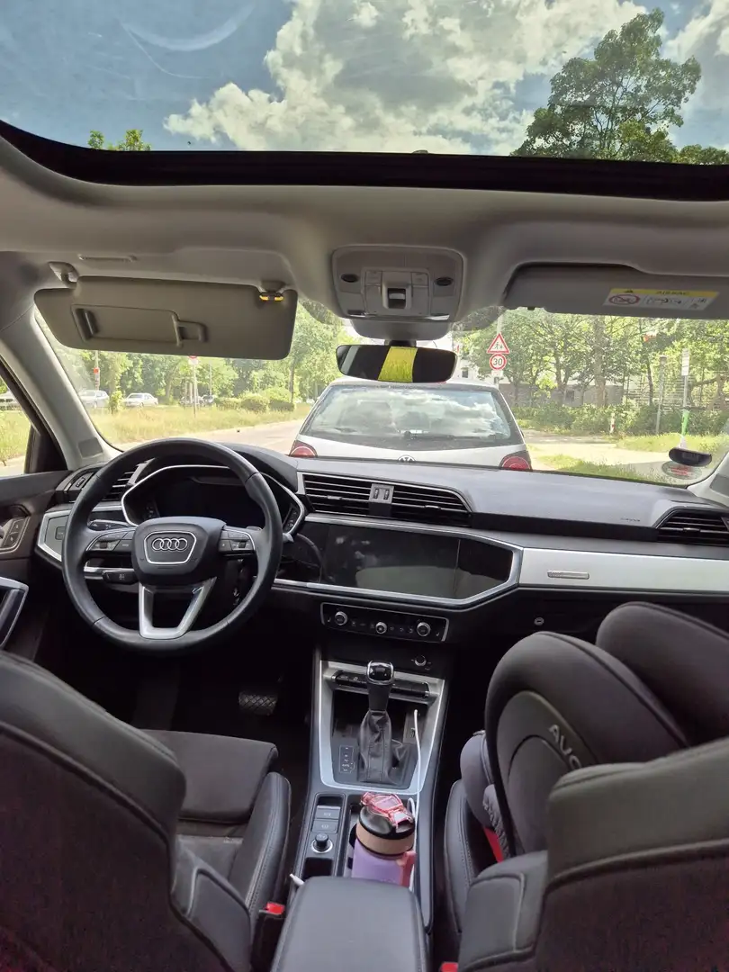 Audi Q3 35 TDI Sportback S tronic line - 2