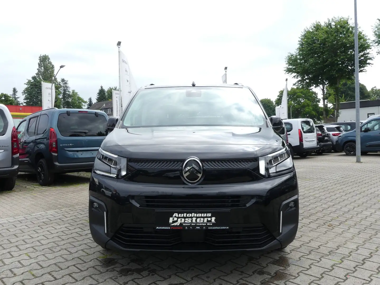 Citroen Berlingo MPV BlueHDi 130 S&S EAT8 M PLUS Schwarz - 2