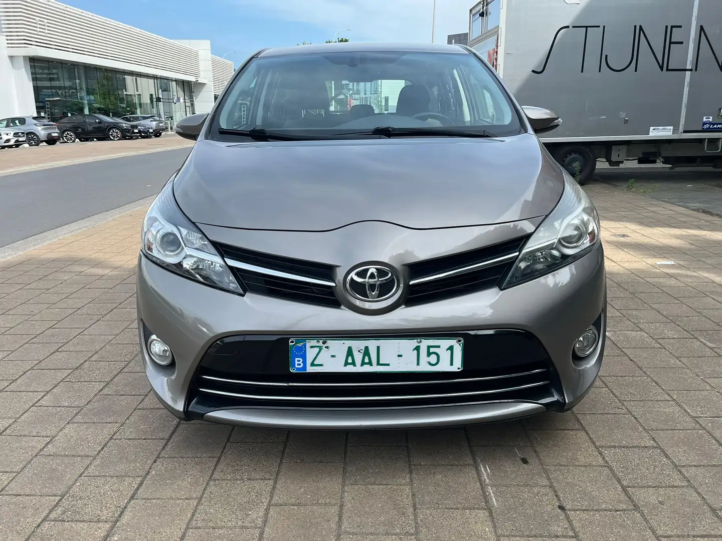 Toyota Verso 1.6 D-4D Business Plus 5pl. Grau - 2