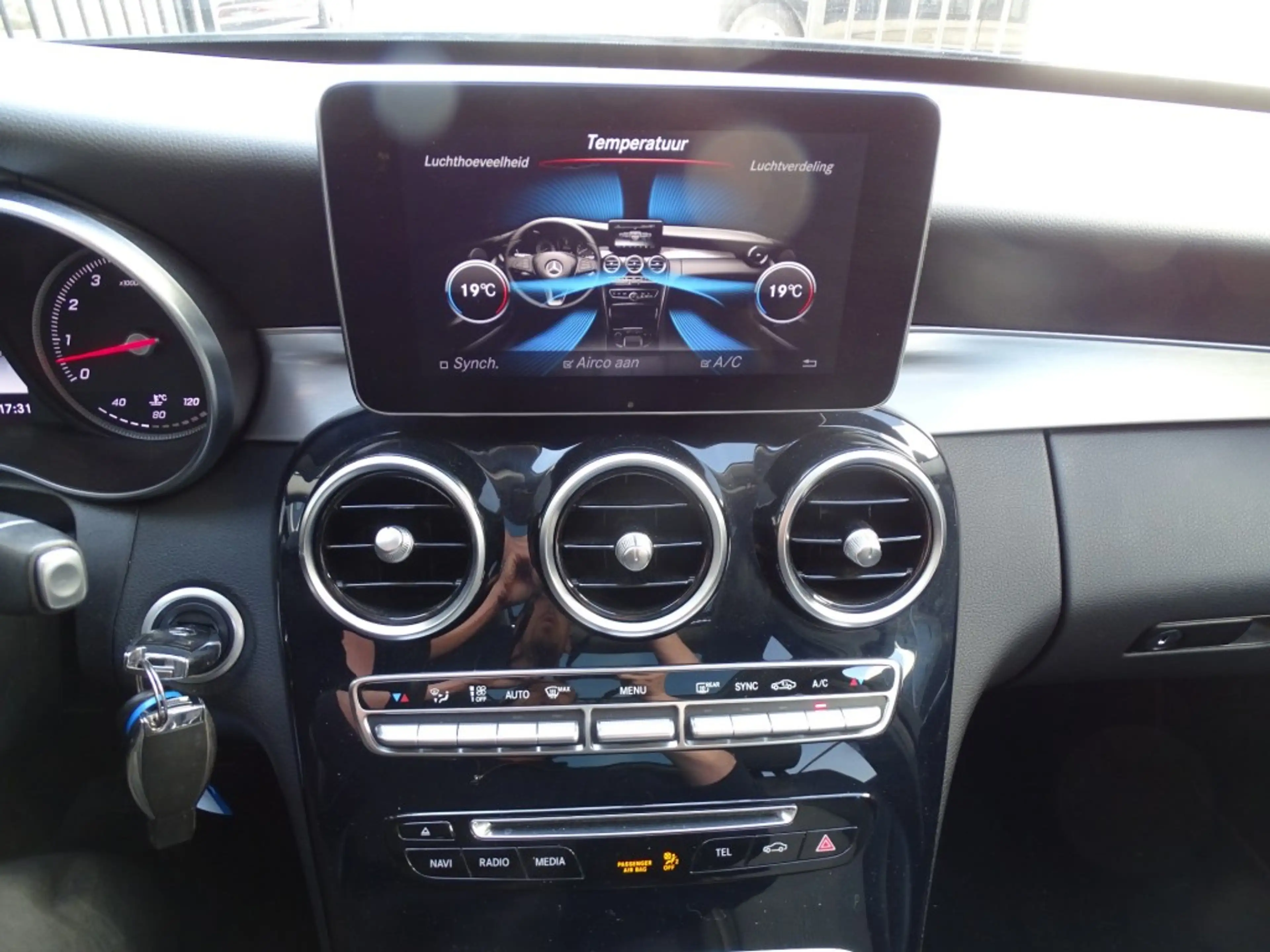 Mercedes-Benz C 400 C400 AMG 4Matic Premium plus -Hlf Leer-Pano-Clima- — photo 9