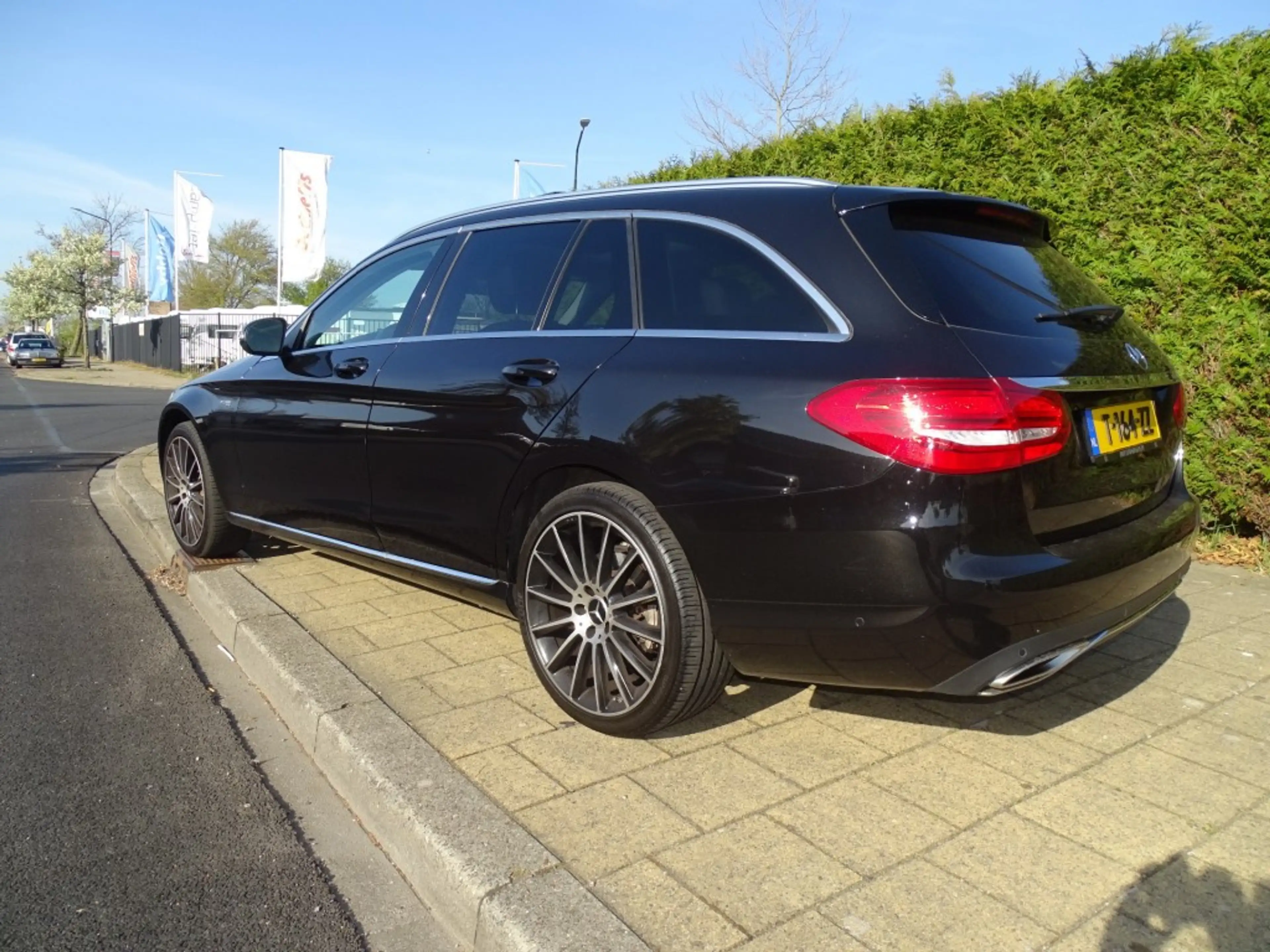 Mercedes-Benz C 400 C400 AMG 4Matic Premium plus -Hlf Leer-Pano-Clima- — photo 2