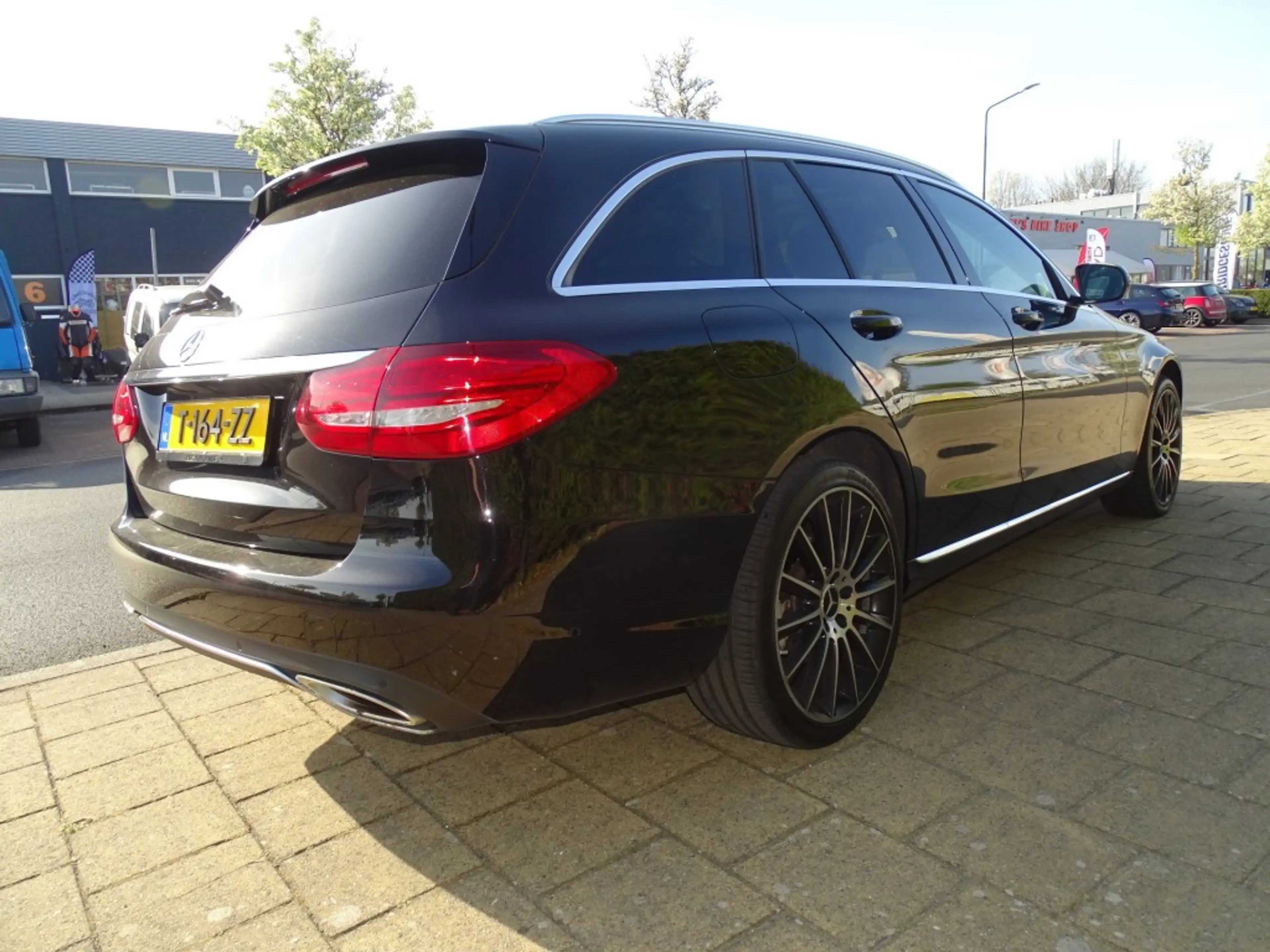 Mercedes-Benz C 400 C400 AMG 4Matic Premium plus -Hlf Leer-Pano-Clima- — photo 3