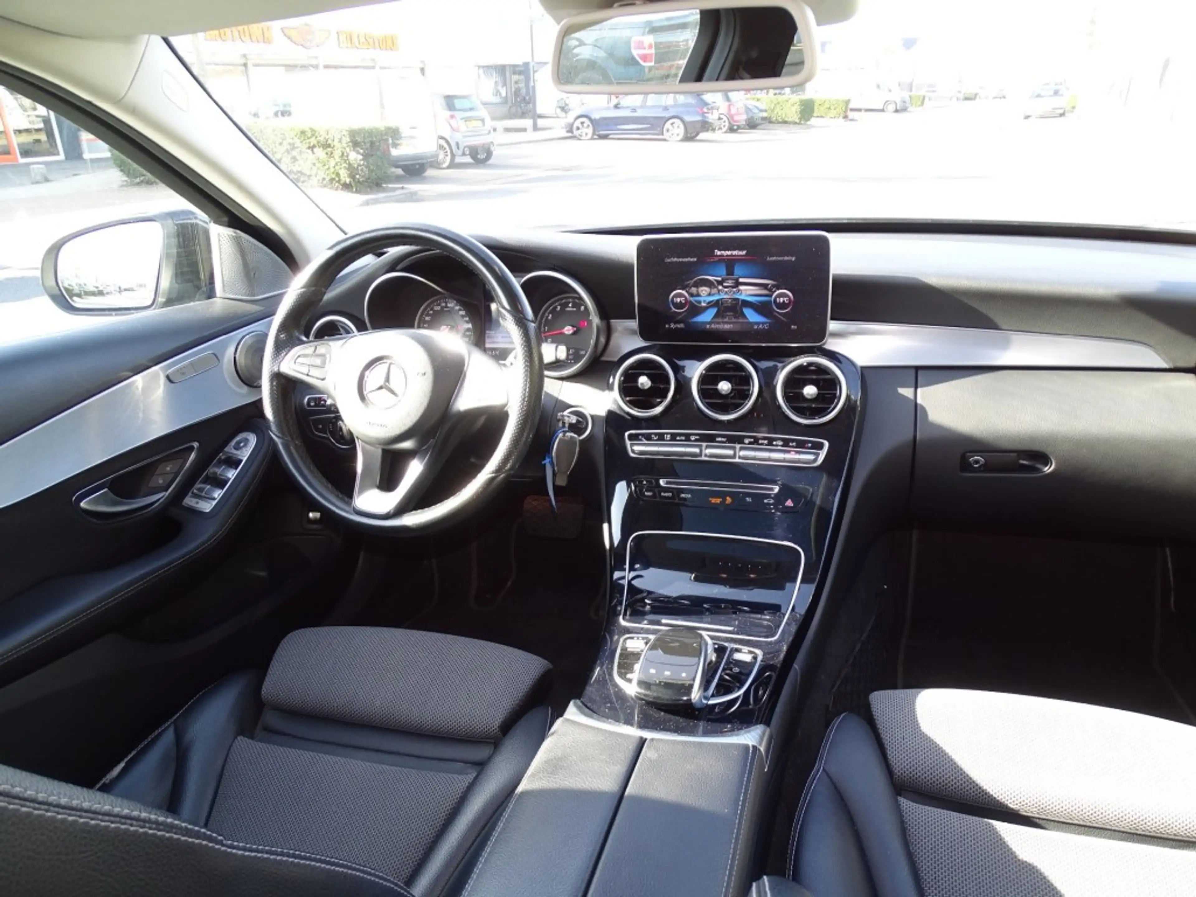 Mercedes-Benz C 400 C400 AMG 4Matic Premium plus -Hlf Leer-Pano-Clima- — photo 7
