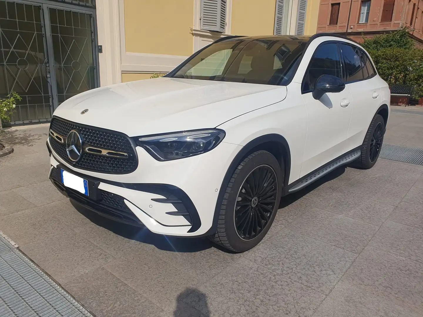Mercedes-Benz GLC 220 D AMG Premium Plus 4matic PANORAMA Weiß - 1