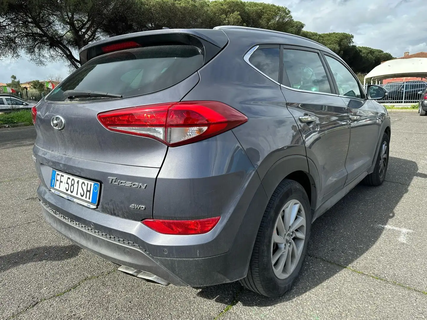 Hyundai TUCSON Tucson 2.0 crdi Xpossible 4wd 136cv auto Grijs - 2
