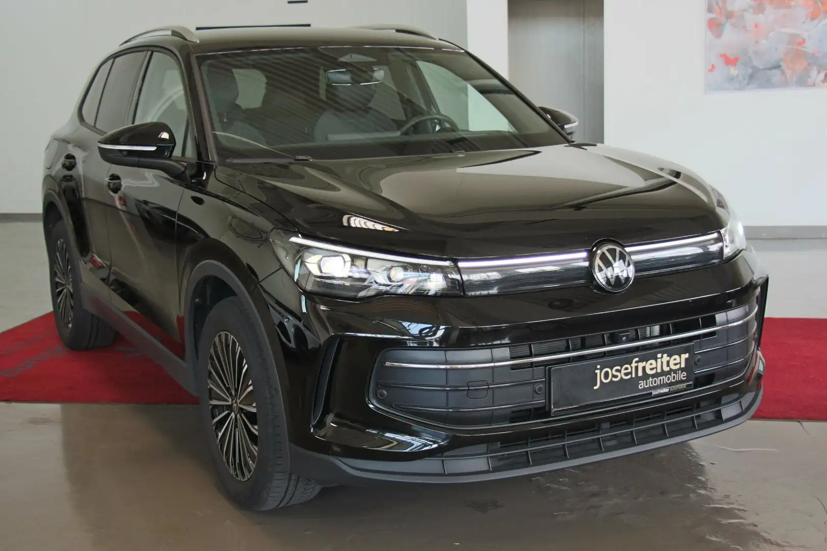 Volkswagen Tiguan 2.0 TDI DSG Friends AHKä7HEAD-UP/IQ-HD-MATRIX Schwarz - 1
