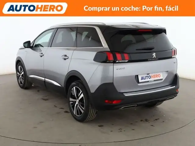 Peugeot 5008 view 4