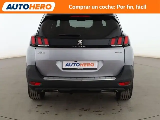 Peugeot 5008 view 5