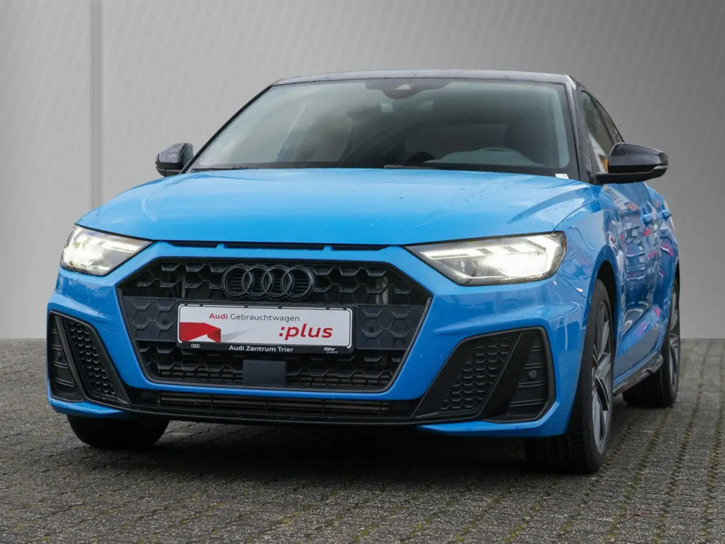 Audi A1 Sportback 40 TFSI S line Blau - 2