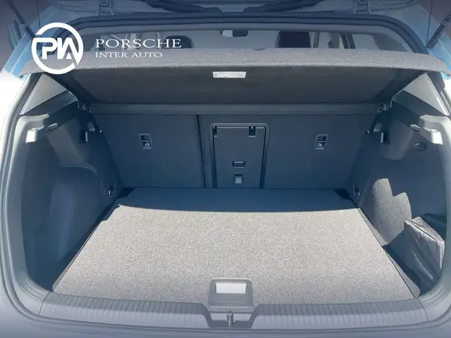 Volkswagen Golf view 13