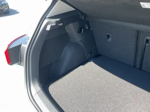 Volkswagen Golf view 14