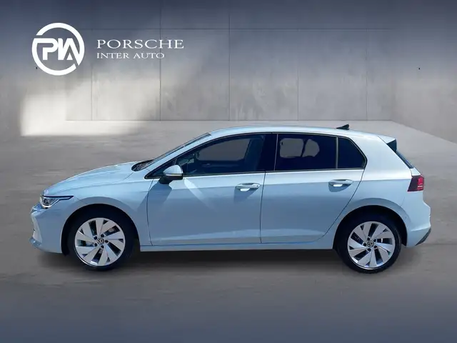 Volkswagen Golf view 2