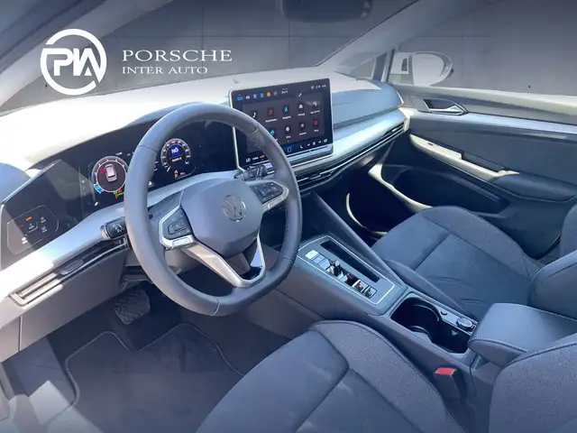 Volkswagen Golf view 9