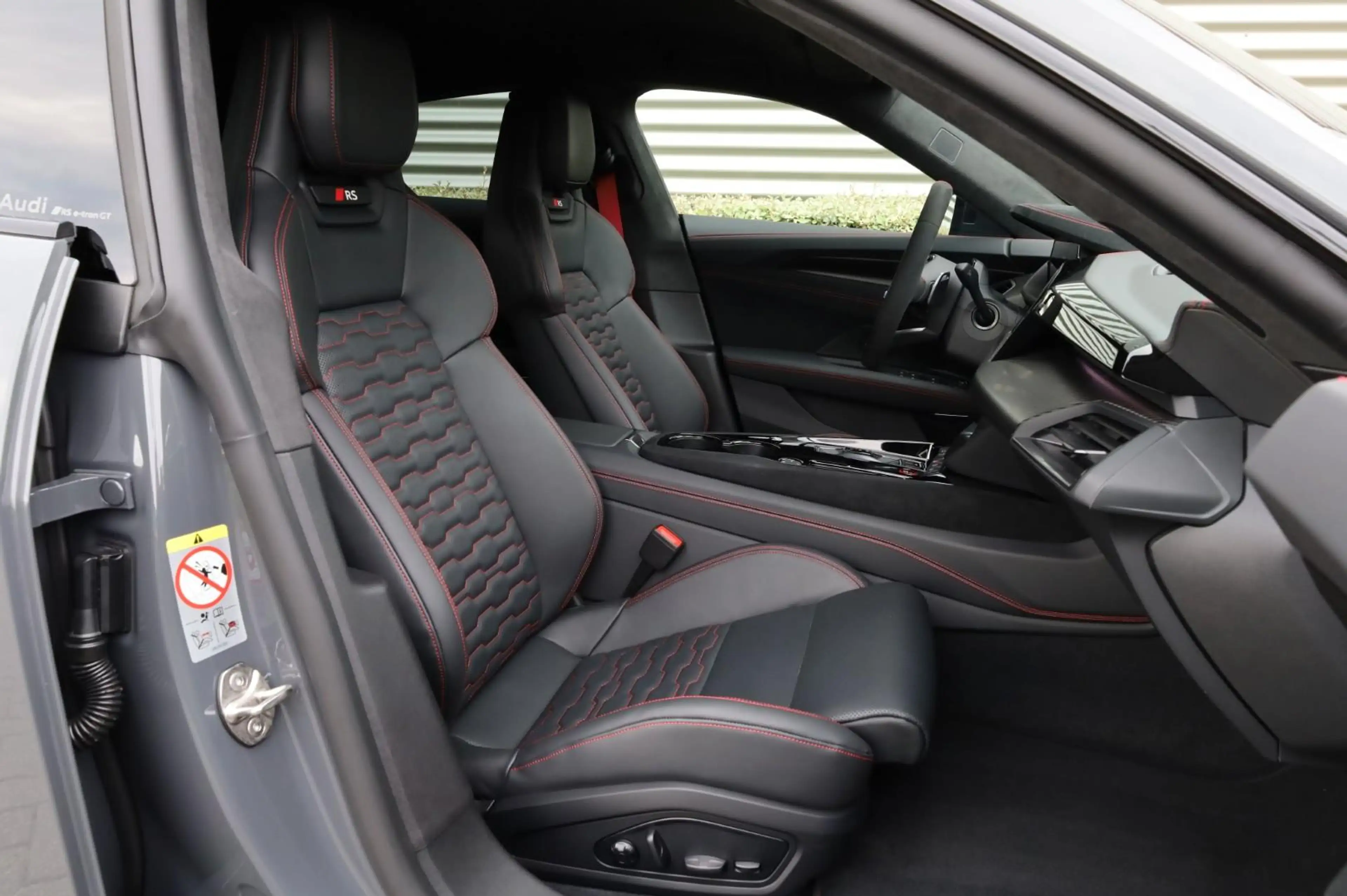 Audi RS e-tron GT Carbon l Keramisch l Massage l Vierwielsturing — photo 12
