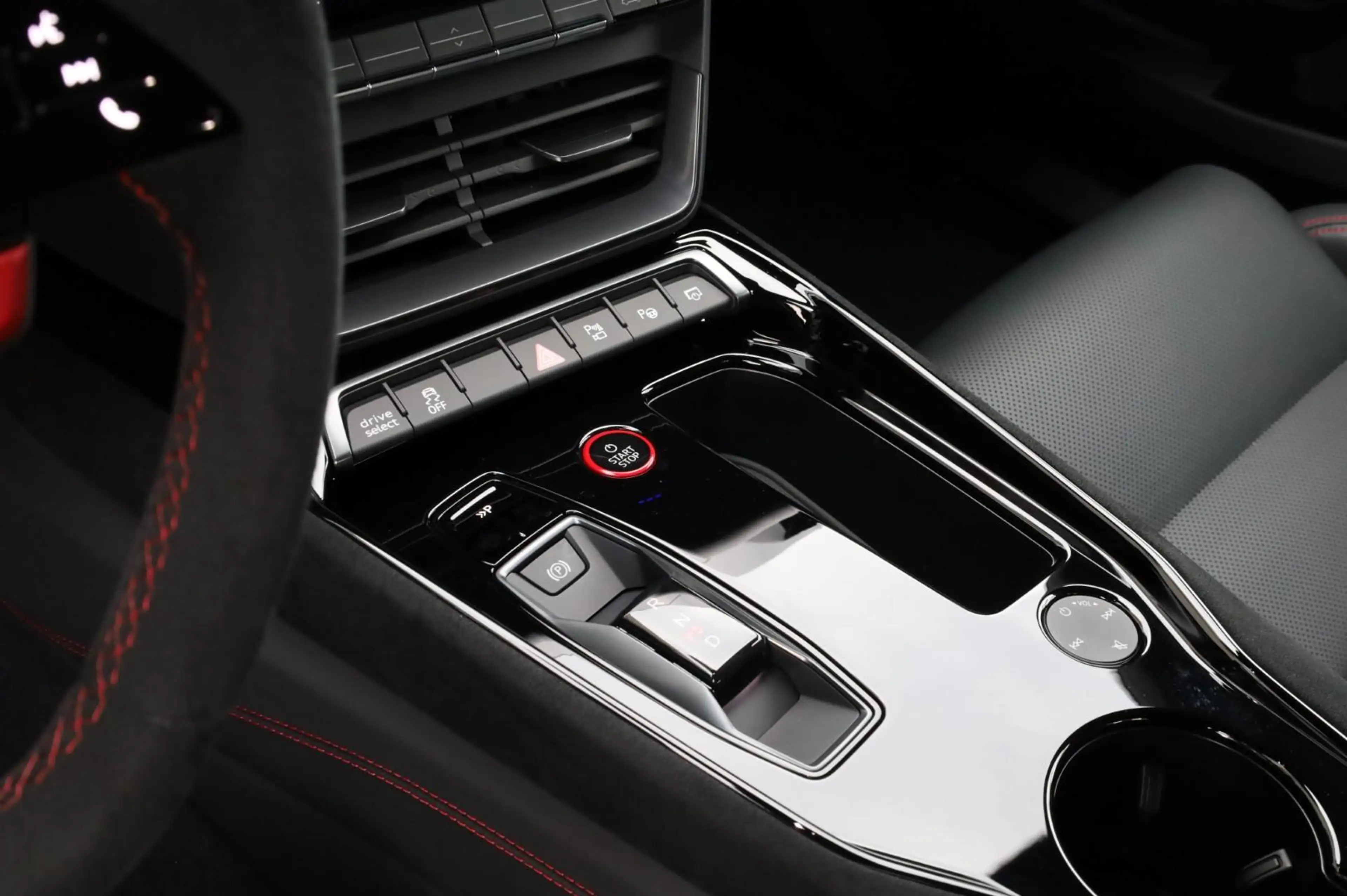 Audi RS e-tron GT Carbon l Keramisch l Massage l Vierwielsturing — photo 20