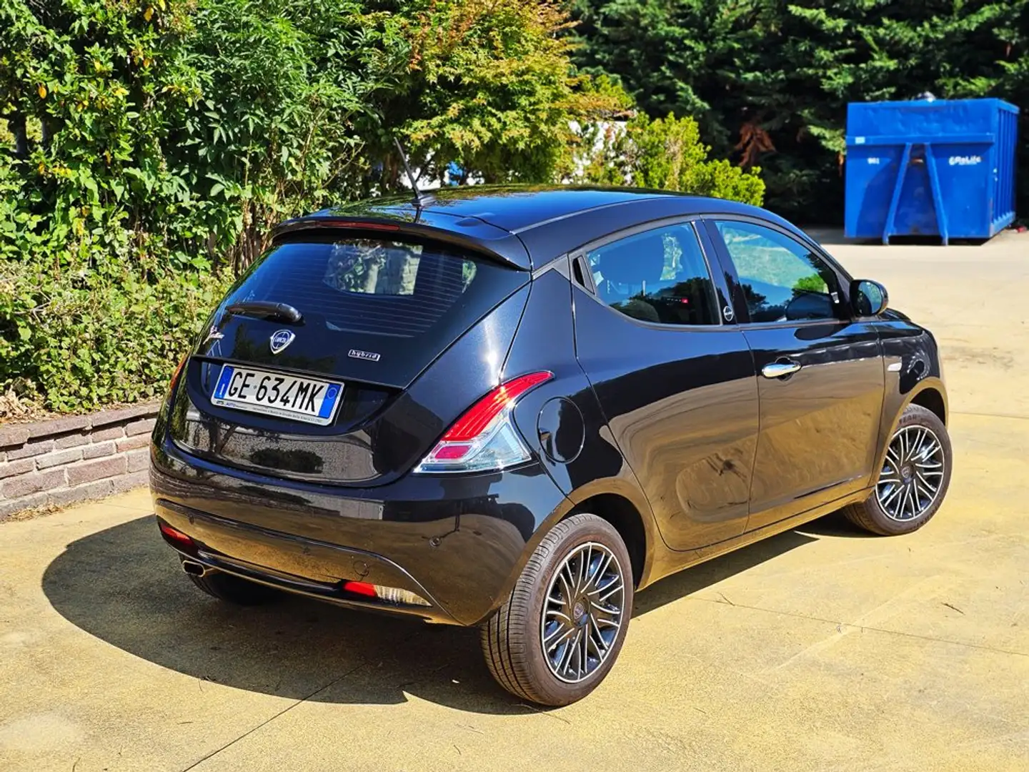 Lancia Ypsilon Ypsilon 1.0 hybrid ECOCHIC GOLD con Navigatore Negro - 2