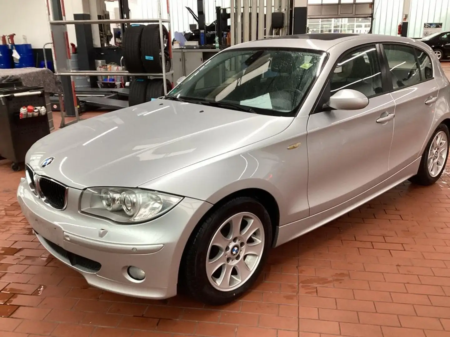 BMW 120 Xenon PDC Leder 8xBereift Grau - 1
