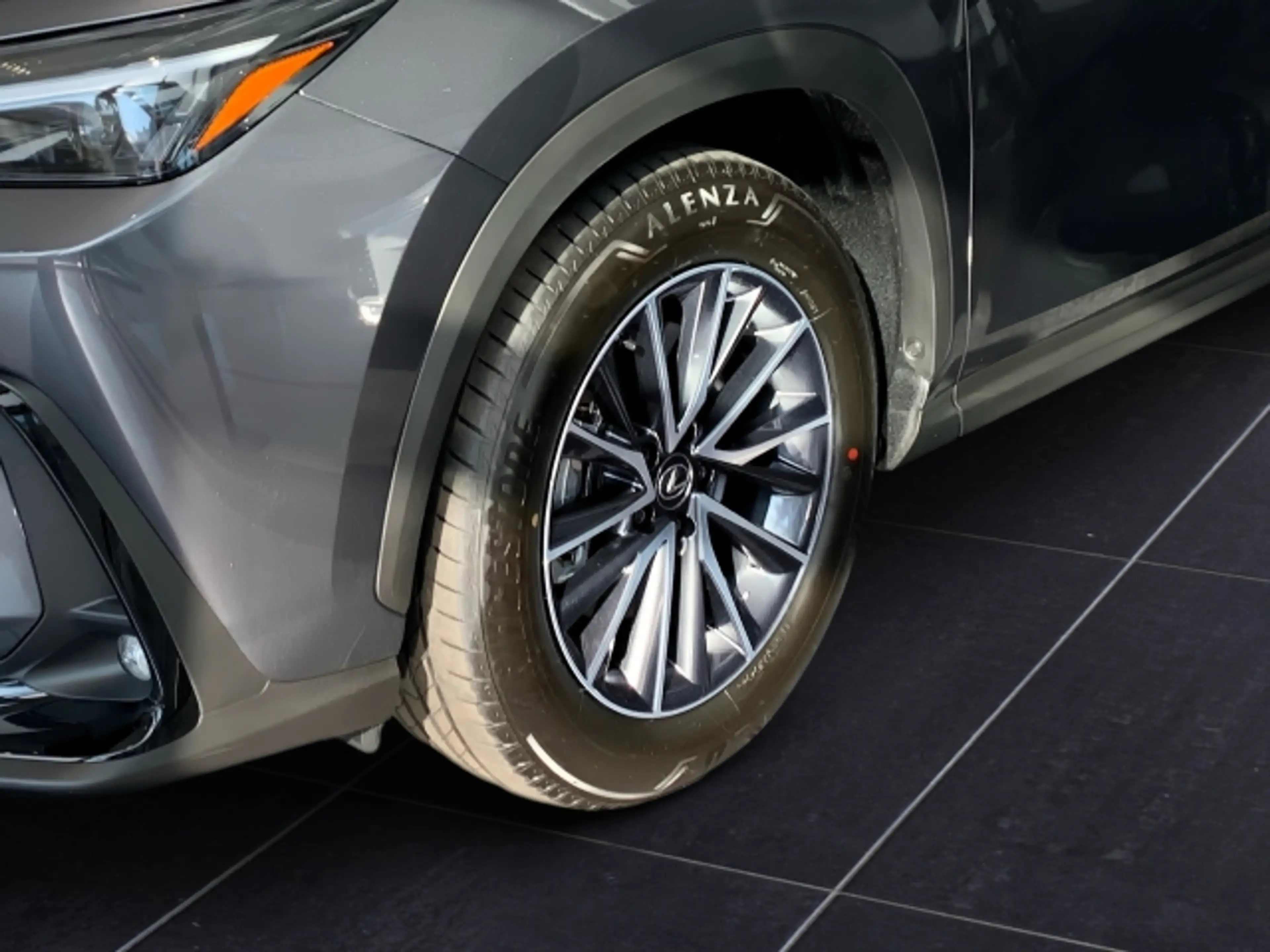 Lexus NX 350h NX SUV Executive 350h FWD — photo 4