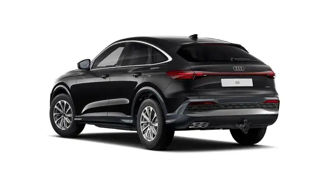 Audi Q5 view 3