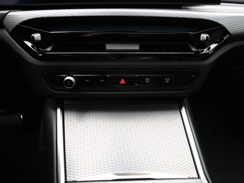 BMW 330 3 Serie 330e — photo 14