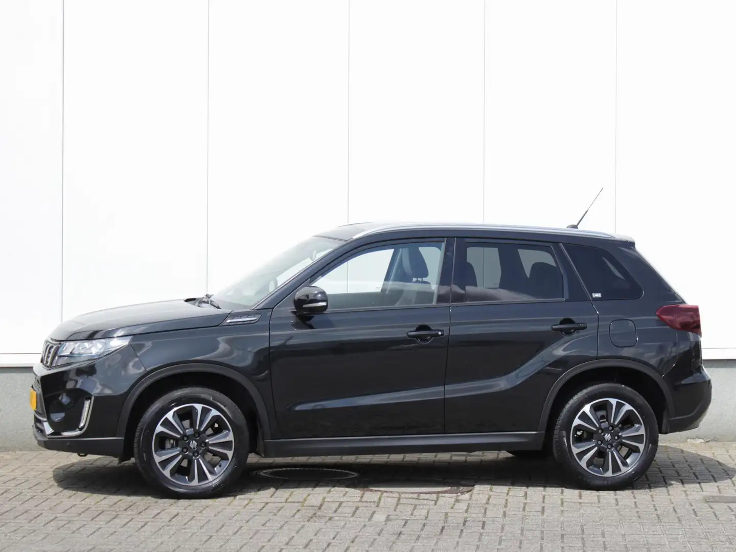 Suzuki Vitara 1.4 Boosterjet Style Smart Hybrid AllGrip Automaat Zwart - 2
