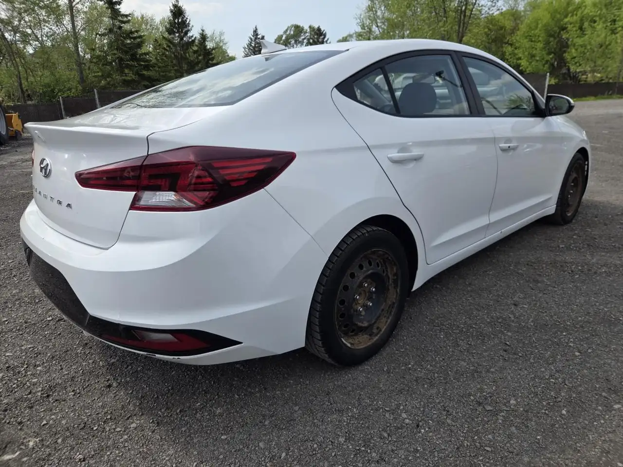Hyundai ELANTRA снимка Hyundai ELANTRA