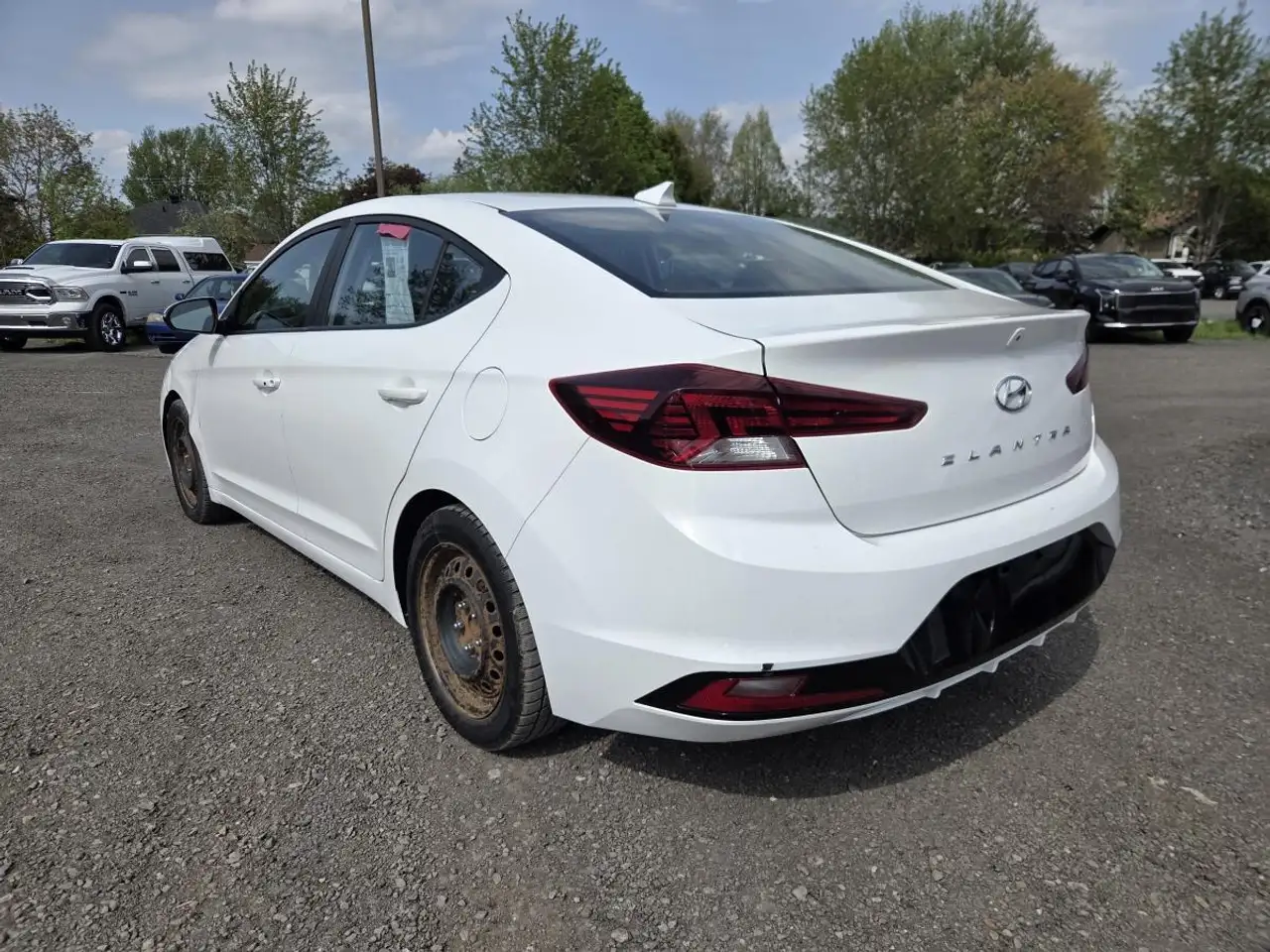 Hyundai ELANTRA снимка Hyundai ELANTRA