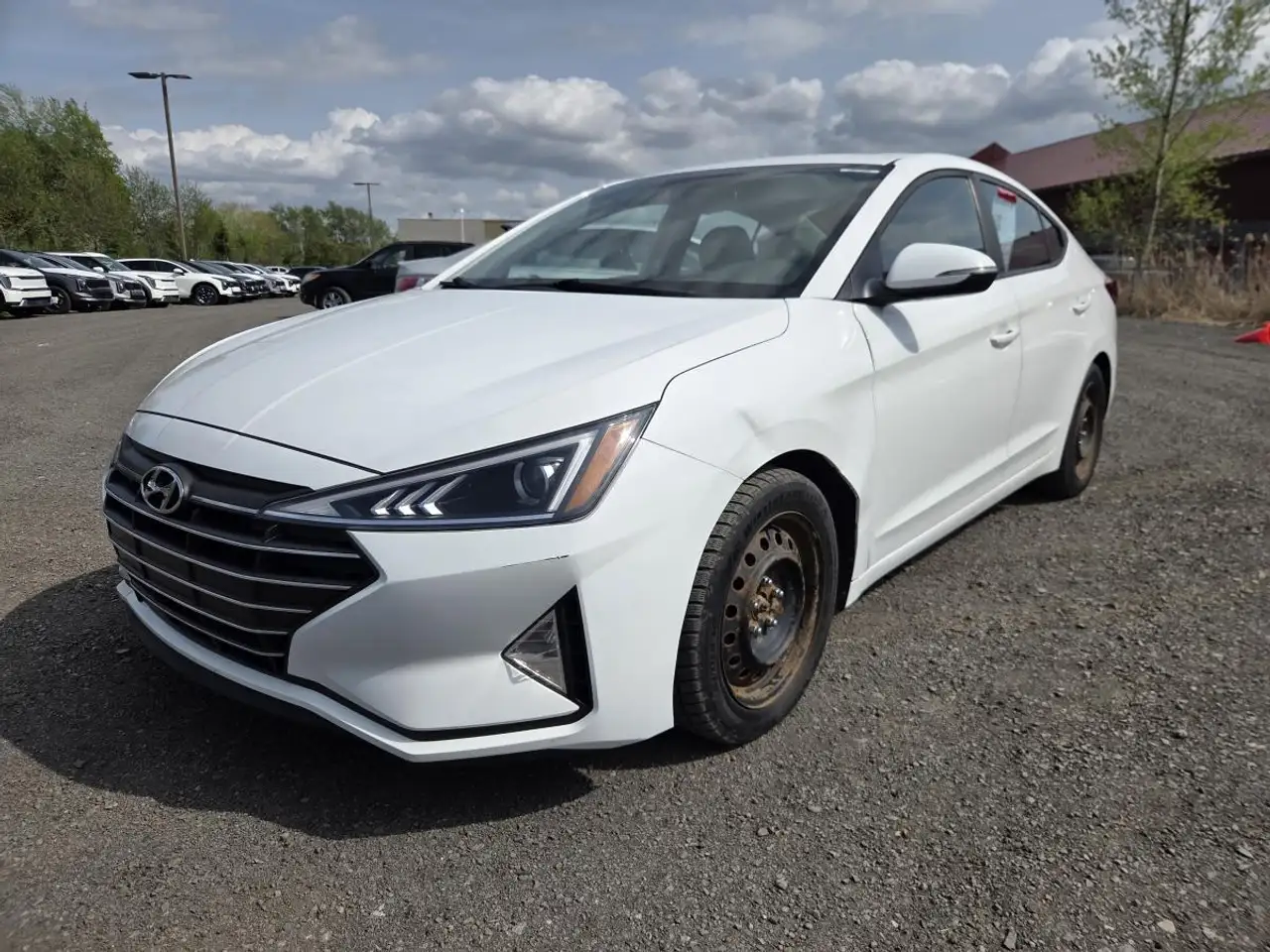 Hyundai ELANTRA снимка Hyundai ELANTRA